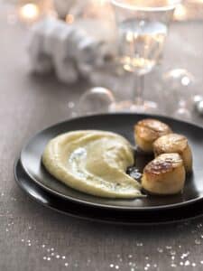 recette de Saint-Jacques snackées, purée de panais à la vanille