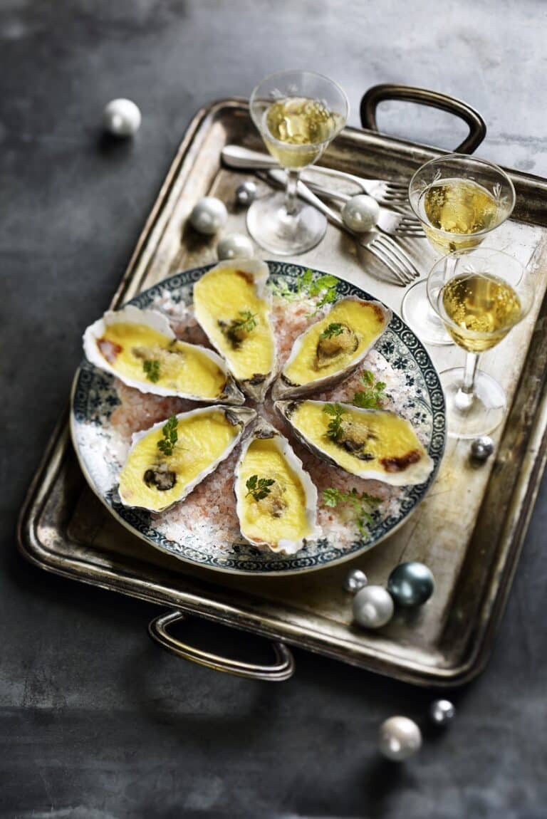 Huîtres en sabayon de champagne, citron caviar