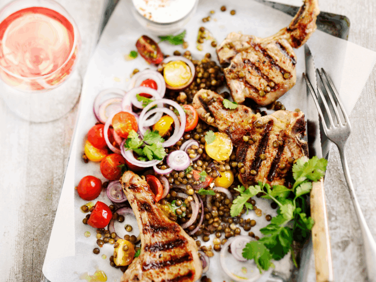 recette de côtelettes d’agneau grillées, salade de lentilles